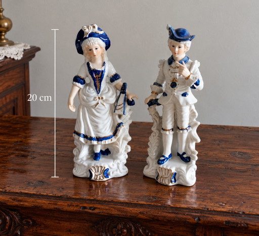 Paar Vintage Porseleinen Beeldjes Dame en Ridder – 18e-eeuwse Stijl Wit en Blauw (20 cm)