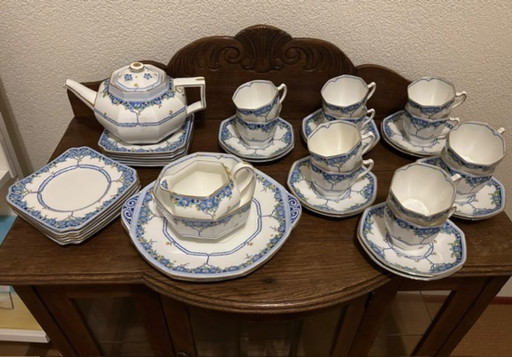 Service à thé en porcelaine Art Déco Royal Doulton Arvon à motif floral bleu