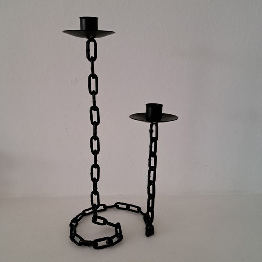 Candelabro de cadena brutalista