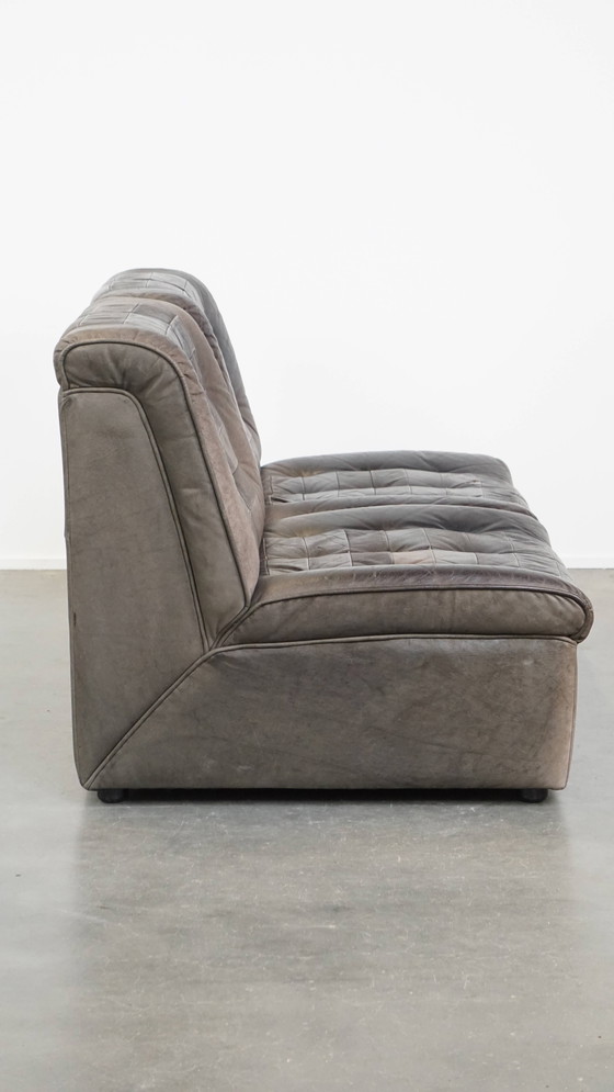 Image 1 of Graues Vintage Leder Elemente Design Sofa 2 Elemente + Hocker