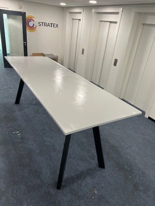 VEPA, CONNECT BAR TABLE