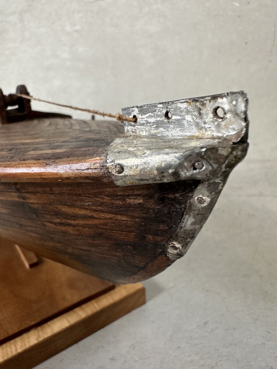 Image 1 of Antieke houten (model) boot - vijverjacht