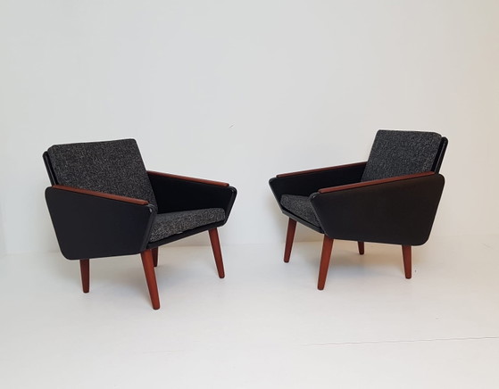 2 Vintage Danish Faux Leather Armchairs, Newly Upholstered Cushions – Skai, Wood (photo 2 of 15)
