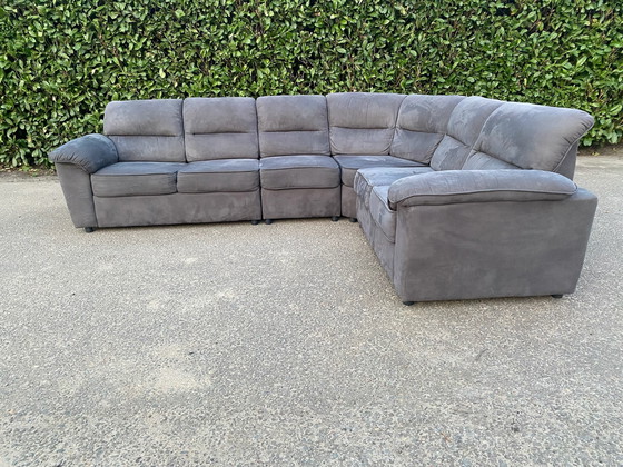 Image 1 of Hermoso sofá esquinero de tela