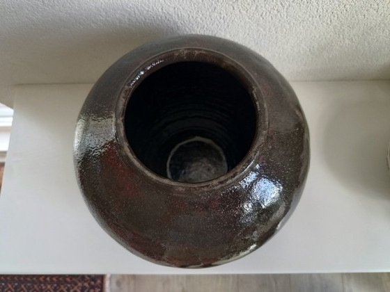 Grande vaso sferico in terracotta del ceramista Hans van Riessen – Vasi, Ceramica (photo 2 of 13)