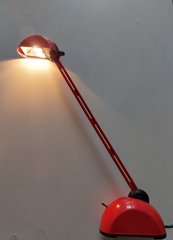 Image 1 of Lámpara de escritorio italiana moderna de poste rojo