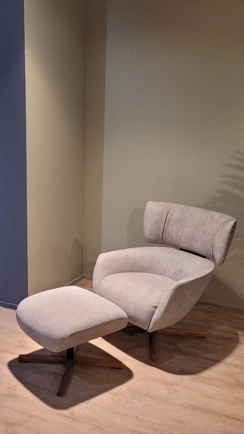 Montis & George fauteuil met poef