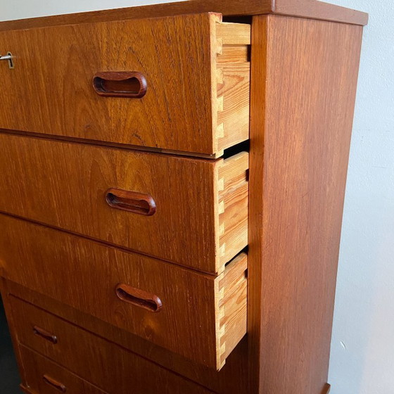 Image 1 of Vintage chest of drawers with 6 drawers