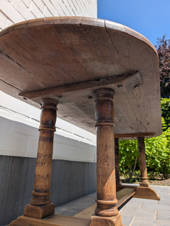 Image 1 of Rustikaler Couchtisch aus massiver Eiche im Klosterstil