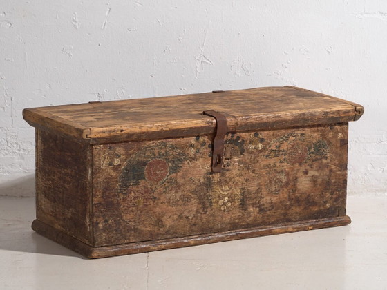 Antique folk painted chest in pine – Central Europe, circa 1850 – Storage cabinet, Iron, Rustic (photo 2 of 22)