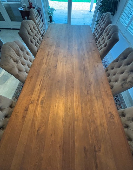 Prachtig Handgemaakte kloostertafel met 8 handgemaakte stoelen