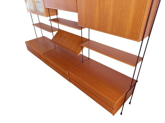 Image 1 of Système mural en noyer Hilker Omnia – années 1960