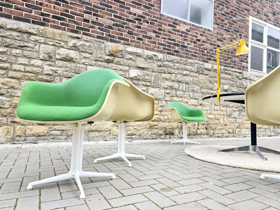 Image 1 of Herman Miller eetkamerset met stoelen, eettafel, vintage eetkamerset uit de jaren 60/70, kantoor