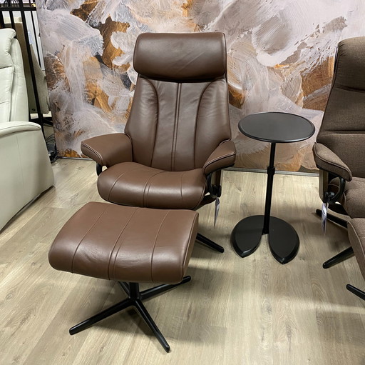 Sillón reclinable Stressless Paul con otomana