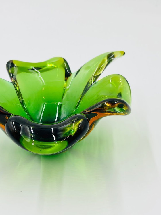 Image 1 of Coupe biomorphique en verre de Murano attribuée à Flavio Poli