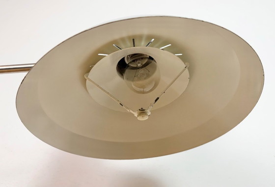 Image 1 of Grijze industriële bureaulamp van Elektrosvit uit de jaren 70, geschikt voor in een fabriek.