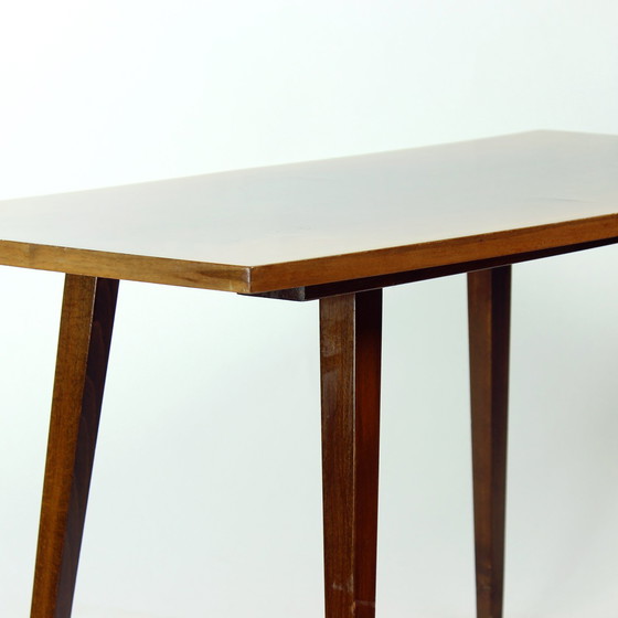 Image 1 of Midcentury Couchtisch in Nussbaum von Tatra, 1960er Jahre