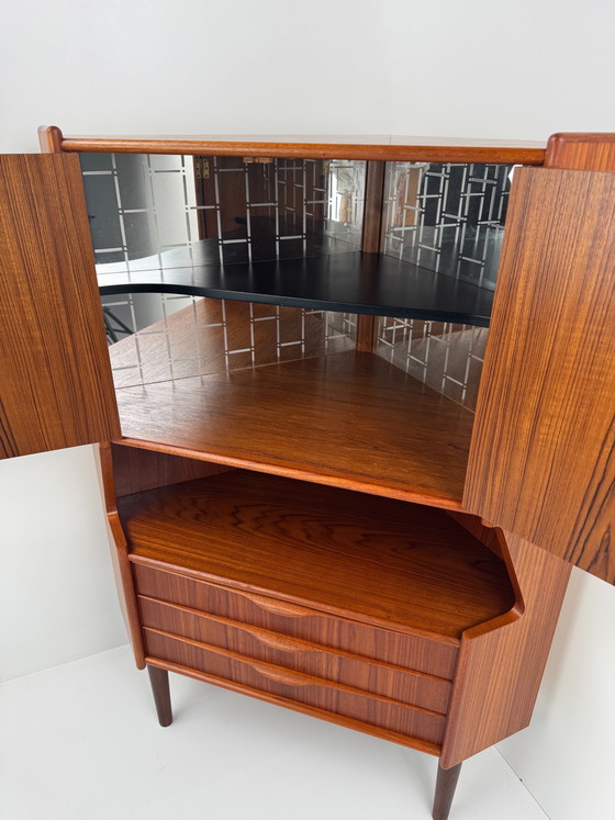 Image 1 of Gunnar Falsig Eckbarschrank für Falsigs Møbelfabrik – Intelligentes dänisches Design