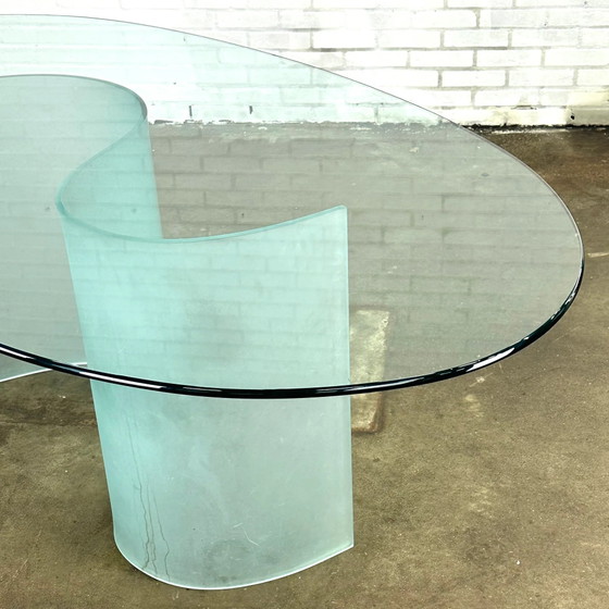 Tavolo da pranzo ovale in vetro, design italiano, metà secolo '80 – Tavoli da pranzo, Glass (photo 7 of 9)