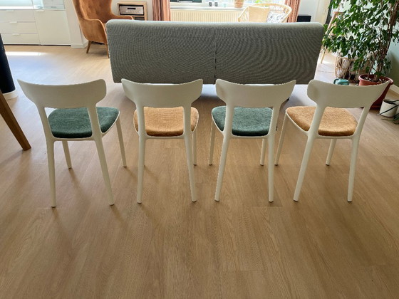 Image 1 of 4x Infiniti Canova chairs (RAL9001, green/orange)