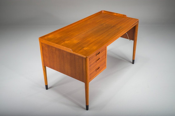 Image 1 of  Skandinavisch-moderner Teakholz-Schreibtisch, zugeschrieben H. Brockmann Petersen für Poul M. Jessen, 1960er Jahre