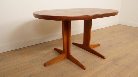 Image 1 of Compact vintage round dining table | extendable | 90 cm - 130 cm