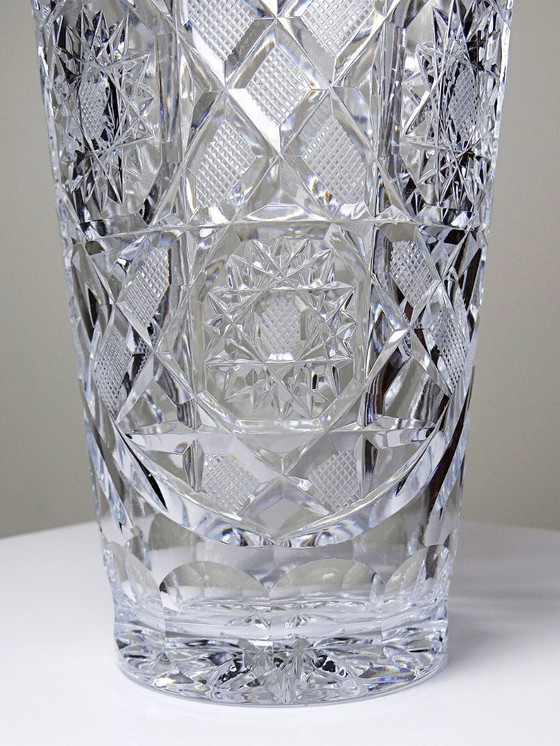 Image 1 of Grand vase en cristal taillé et moulé vintage 80-2000 Bohême Tchécoslovaquie