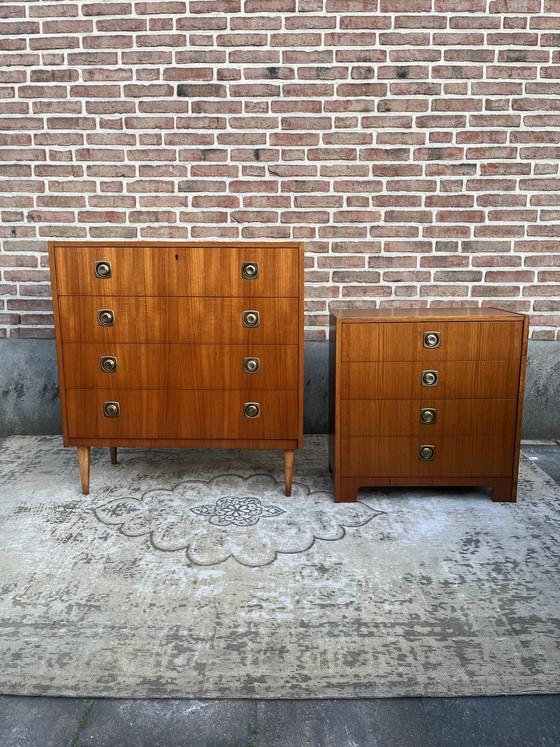Image 1 of Cassettiera alta vintage di metà secolo, realizzata da MSI Sweden in teak.
