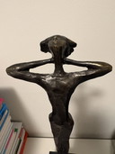 “Artihove sculpture – Corry Ammerlaan style – on marble pedestal”

