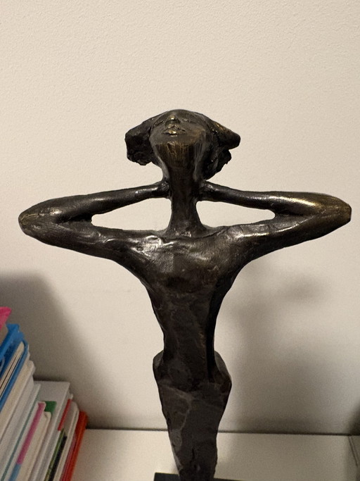 “Artihove sculpture – Corry Ammerlaan style – on marble pedestal”