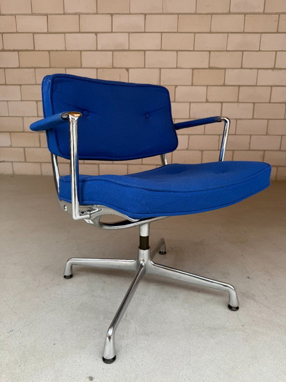 Herman Miller ES102 Intermediate chair, Charles & Ray Eames (stock: 6) – Swivel chairs, Textile, Aluminium (photo 2 of 9)