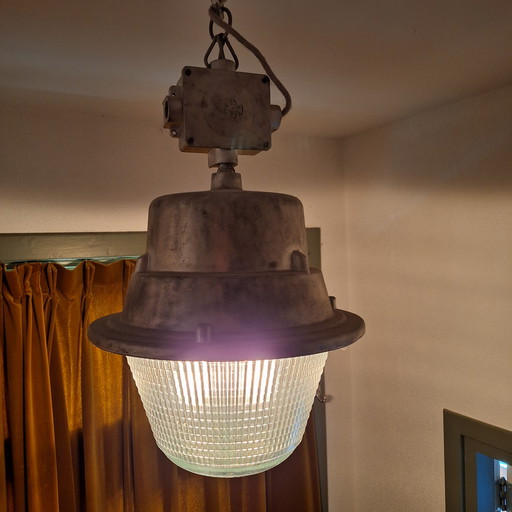 Lámpara de fábrica industrial