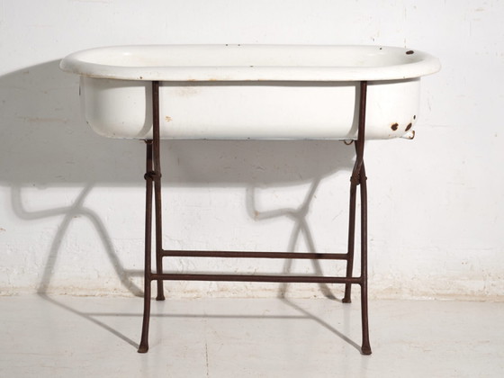 Antique bathtub in enamelled iron – Central Europe, circa 1950 #9 – Decorative Objects, Industrieel (photo 39 of 40)
