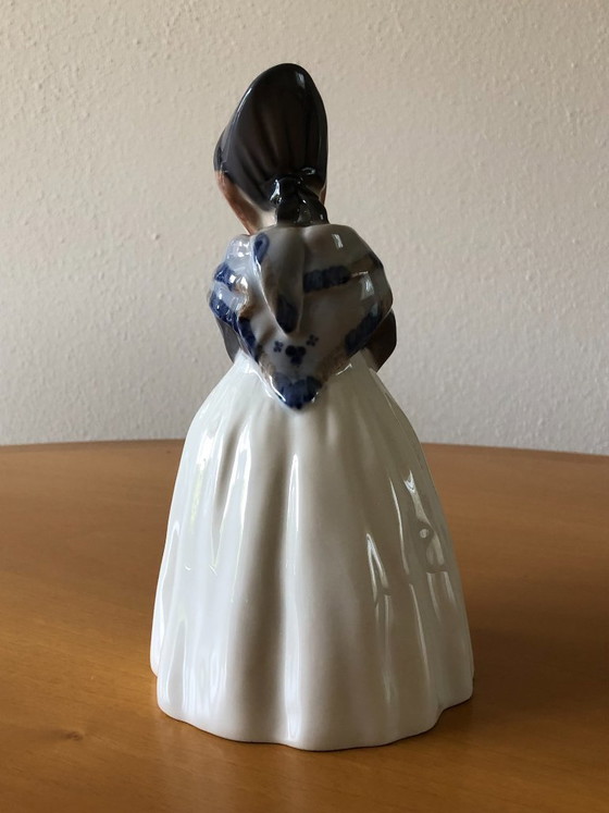 Royal Copenhagen - Amager Girl - Model1251 – Decoratieve objecten, Porcelain (photo 3 of 7)