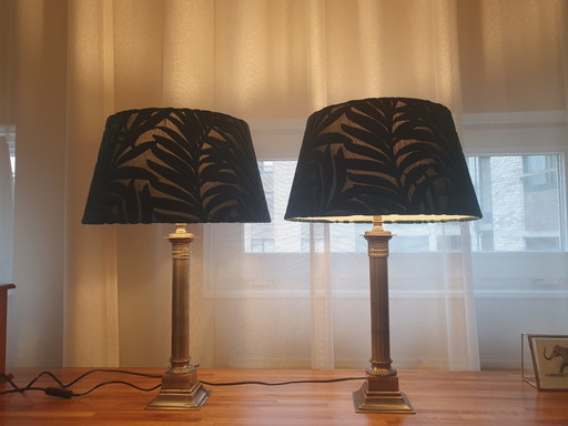 Prachtige Set Vintage Herda Messing Kolomlampen – Hollywood Regency - Empire Stijl - Neoklassiek - Velvet Kappen - Jaren 70