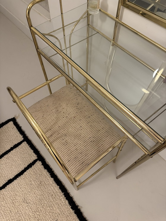 Image 1 of Coiffeuse vintage en laiton de style Hollywood Regency avec miroir et tabouret