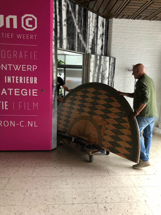 Image 1 of Table ronde XXL unique faite à la main en 2 parties