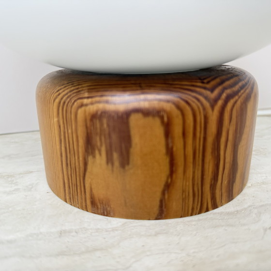 Image 1 of Lampe de table vintage en verre au lait avec base en bois par Bestform Freudenberg , 1970
