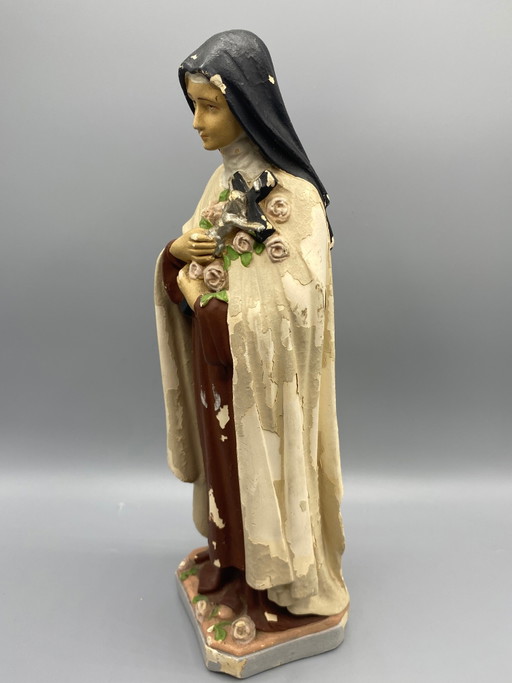 Sint Thérèse van Lisieux met rozen - Antiek polychroom gipsbeeld – decoratieve objecten (photo 2 of 5)