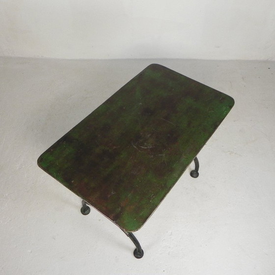 Image 1 of Table de bistro en acier, table de jardin à profil en T incurvé, années 1950