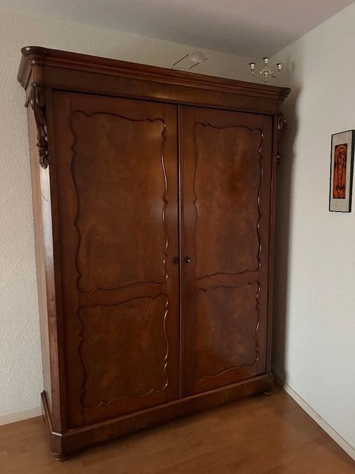 Gabinete antiguo de caoba