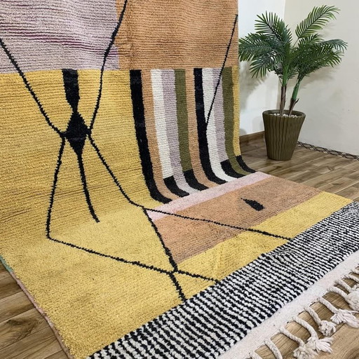 Traditional handmade Berber rug, size 2/3 m