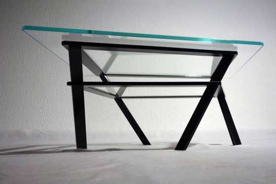 Coffee table / Club table, handmade unique piece from Switzerland – Metal (photo 3 of 5)