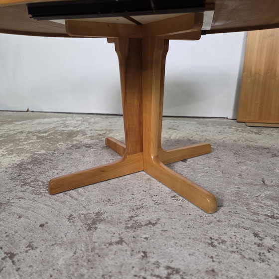 Image 1 of Vintage 1960s extendable oval table 6 to 10 persons