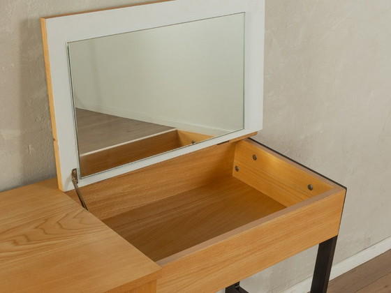 Image 1 of Tocador de los años 60 con cajones