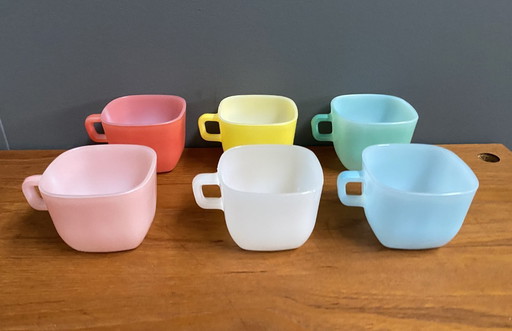 Set aus 6 farbenfrohen Gläsern/Tassen von Opale aus den 1960er Jahren