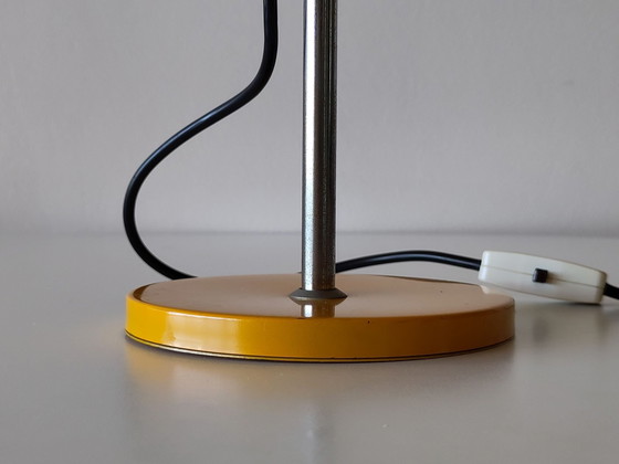 Lampada gialla vintage con faretto, Lampade da tavolo, Metallo, Giallo (foto 10 di 14)