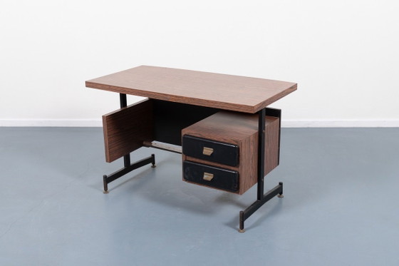 Image 1 of Italiaans modern bureau uit het midden van de 20e eeuw, uit de jaren 60.