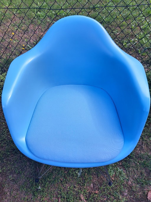 8 sedie Vitra, 4 azzurre e 4 verde mare. – eetkamerstoelen, Metal, Plastic (photo 2 of 12)