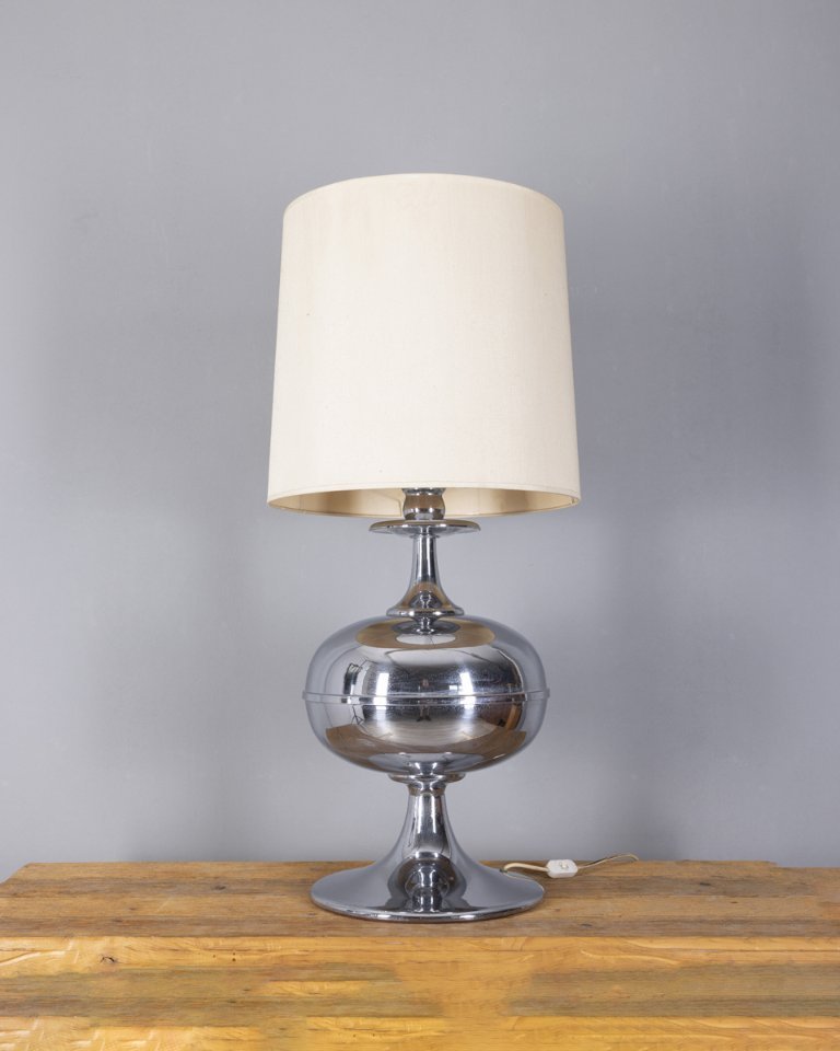 Lampadaire Design En Métal Chromé, Abat-jour En Plastique Blanc Travail Suedois Des Annees 70 Haut 135 Cm